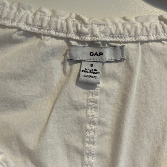 GAP Ruffled V-Neck Blouse - Picture 2 of 5
